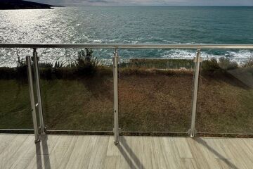 Apartment For Sale in Bar City, Veliki Pijesak, 115 m2, Right on the Sea